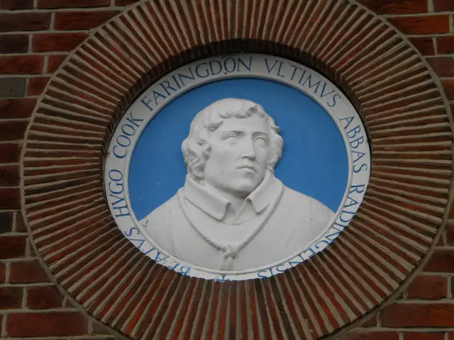 A plaque showing Hugh Faringdon
